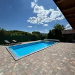 Дом отдыха Crystal Pool
